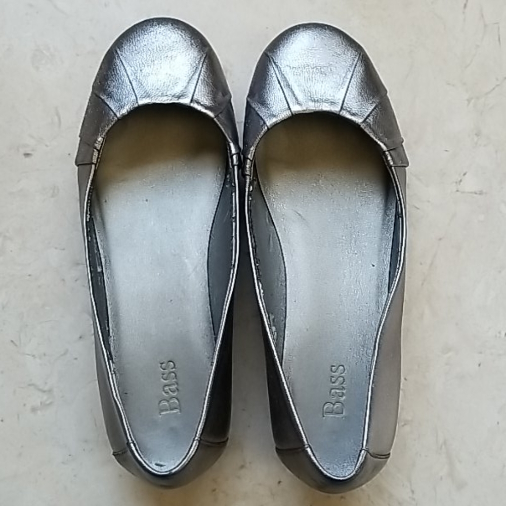 GH BASS “IZZY” Pewter/Silver Metallic Genuine Leather Ballet-Style Flats ~ 6 US
